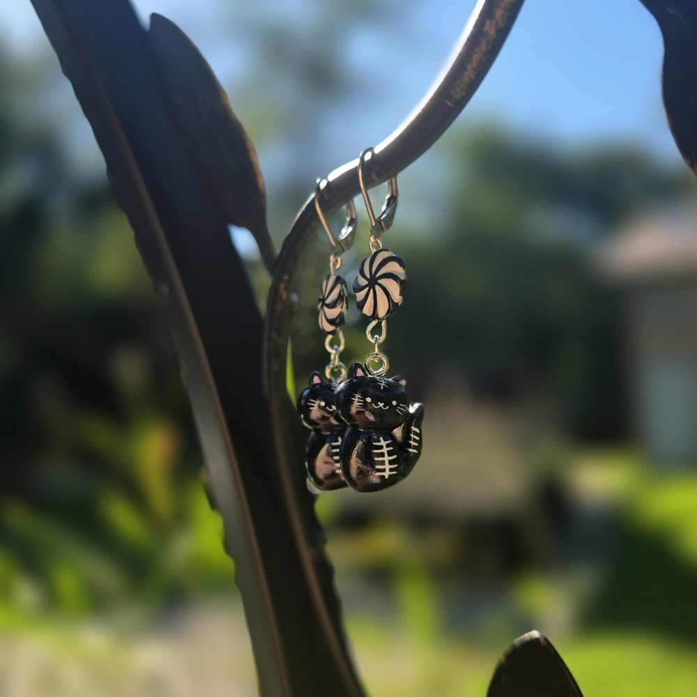 🖤 Skeleton Kitty Earrings – Spooky Cute Halloween Jewelry 🎃🐾
